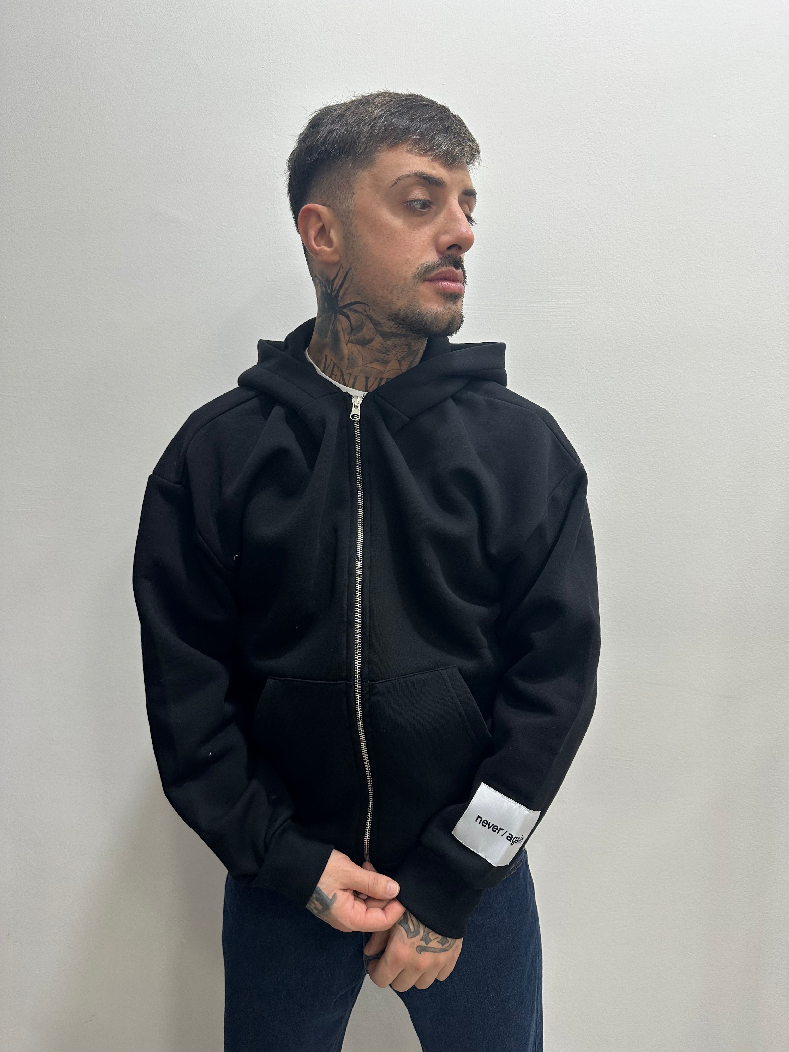Hoodie zip “never again” nera